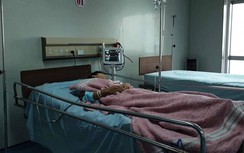 Bị đánh dằn mặt, nam sinh lớp 9 rút dao đâm trọng thương nam sinh lớp 12