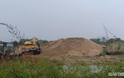 Quảng Nam: Nhiều lần bị xử phạt, bãi cát trái phép vẫn hoạt động "bất chấp"