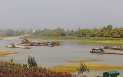 Báo động tàu thuyền mắc cạn trên các tuyến sông miền Bắc