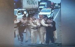 CSGT Lạng Sơn truy đuổi 10km nhóm vận chuyển động vật hoang dã như phim