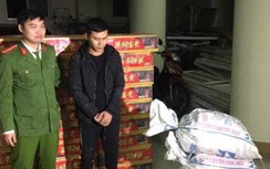 Công an hoá trang, bám theo xe tải chở hơn một tấn pháo lậu