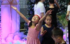 Lung linh sắc màu Noel trên đường phố TP.HCM