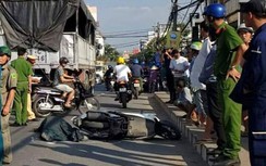 Người phụ nữ văng xuống đường, tử vong thương tâm sau va chạm với xe tải