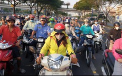 "Lô cốt” bủa vây, nhiều tuyến đường TP.HCM ùn tắc nghiêm trọng