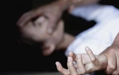 Đi chơi Noel với “người tình” trên mạng, bé gái 15 tuổi bị hiếp dâm
