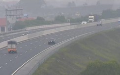 Xe biển số Hà Nội đi lùi trên cao tốc Hà Nội-Hải Phòng, suýt gây thảm họa