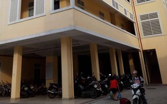 Đến nơi nam sinh viên ở trọ, cô gái tá hỏa thấy bạn treo cổ trong phòng