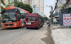 TP.HCM: Xe dù, bến cóc dẹp chỗ này, phình to chỗ khác