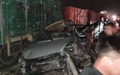 TNGT ở Hưng Yên: Mắc kẹt giữa đường ray, lái và phụ xe tải chết thương tâm