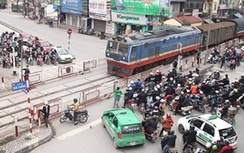 Tự ý mở gác chắn đường ngang có thể bị phạt đến 5 triệu đồng