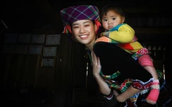 Hoa hậu Khánh Vân mang đông ấm đến đồng bào Lai Châu