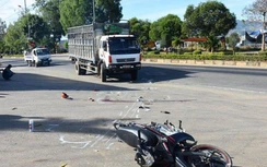 Va chạm xe tải, hai nữ sinh thương vong trên đường tới trường