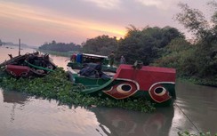 Thấy công an, nhóm “cát tặc” nhảy xuống sông Sài Gòn tẩu thoát nhưng bị bắt