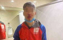 Truy tìm thanh niên lao từ phòng gym ra sảnh chung cư đánh shipper vỡ mặt
