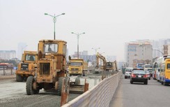 Rào chắn nhiều đoạn trên đường Phạm Văn Đồng để thi công đường VĐ3 trên cao