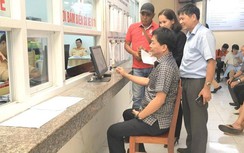 Dân Cần Thơ ùn ùn đăng ký xe mới trước Tết Nguyên đán