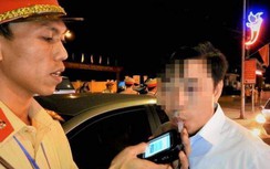 Uống rượu lái xe, trưởng khoa một bệnh viện bị xử phạt và báo về cơ quan