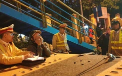 Nam thợ xây "choáng" khi bị phạt 7 triệu sau chầu rượu tất niên