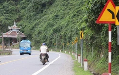 Lắp đặt “tiêu phản quang dẫn hướng” ATGT tại các đường cong nguy hiểm QL9