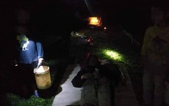 Cha đi mò cua bị đuối nước, 4 con thơ bơ vơ ngày cận Tết