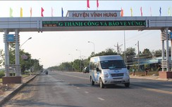 Huyện vùng sâu biên giới Vĩnh Hưng không còn đường đất đến xã