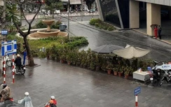 Nhà ga đường sắt Cát Linh - Hà Đông bị chiếm dụng bày hàng Tết