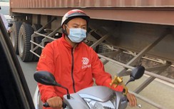 Ngộp thở trên Xa lộ Hà Nội khi hàng nghìn xe chen lấn, giao thông hỗn loạn