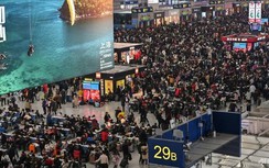 Hàng triệu người Trung Quốc khởi hành về quê đón Tết trong nỗi lo bệnh dịch