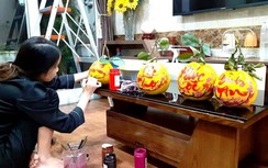 Sinh viên kiếm bạc triệu mỗi ngày nhờ vẽ trái cây thư pháp dịp Tết