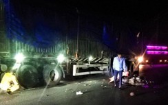 Va chạm với xe đầu kéo trên QL1, tài xế xe máy tử vong tại chỗ