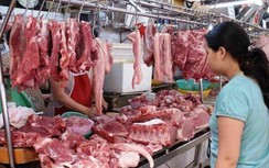Lợn hơi đắt lên, tiểu thương không dám tăng giá bán vì sợ ế
