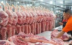 TP.HCM: Nguồn cung dồi dào, giá thịt heo giảm nhẹ, hàng tươi sống giảm mạnh