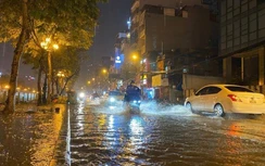 Hà Nội ngập lụt đêm Giao thừa, đón đợt không khí lạnh đầu tiên năm Canh Tý