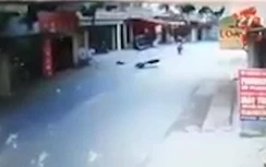 Video: Đi xe máy "tốc độ bàn thờ" và cái kết đắng