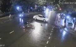 Video: Xe máy đi tốc độ cao tông trực diện cực mạnh vào ô tô