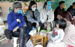 Sợ virus nCoV Vũ Hán, người Hà Nội bịt khẩu trang kín mít ngồi uống cafe