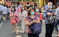 Khẩu trang cháy hàng, khách sạn đìu hiu vì... sợ virus Corona