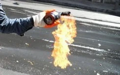 Bắt tạm giam 3 đối tượng ném bom xăng làm bé gái 5 tuổi bị bỏng nặng