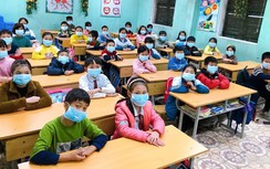 Học sinh Hà Nội đeo khẩu trang "mọi lúc, mọi nơi" phòng tránh virus nCoV