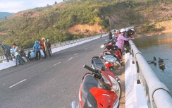 Người đàn ông 49 tuổi để lại xe máy trên cầu rồi nhảy xuống hồ thủy điện