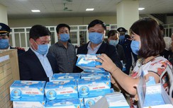 Nghệ An: Phát 10.000 khẩu trang phòng dịch Corona tại bến xe, ga tàu