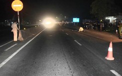 Đang đi qua đường, cụ ông bị xe máy tông tử vong