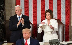 Bị từ chối bắt tay, Chủ tịch Hạ viện xé nát bài phát biểu của ông Trump