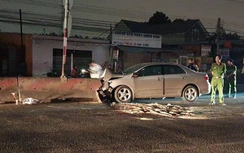 Tông thẳng vào dải phân cách giữa đường, tài xế ô tô con tử vong tại chỗ