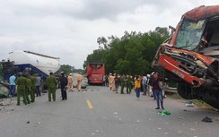 TNGT giữa 2 xe khách và xe đầu kéo ở Huế, 7 người bị thương
