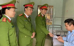 Can ngăn đánh nhau, một cảnh sát hình sự bị chém trọng thương