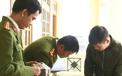 Bắt giữ xe tải chở hơn 100.000 khẩu trang y tế không có hóa đơn chứng từ