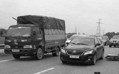 Đi xe máy vào cao tốc Hà Nội - Bắc Giang, 1 thanh niên tử vong sau va chạm