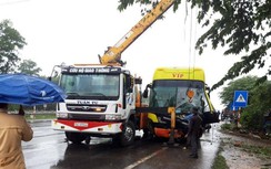 Xe khách giường nằm gặp tai nạn sau khi tránh xe máy ở Quảng Trị