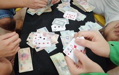 Một trưởng phòng quản lý dự án bị khởi tố vì tham gia đánh bạc